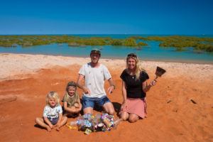 The Blonde Nomads family collect rubbish in Broome for Take3forthesea