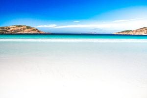 You can see why Lucky Bay and Cape Le Grand is famous for its turquoise waters and white sand